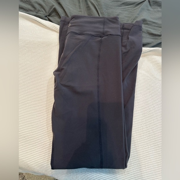 Lululemon flare pants size 6 reversible. Grey - Picture 4 of 4